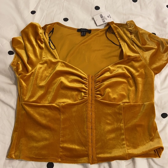 Plus size mustard velvet top sold out - Picture 3 of 3